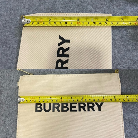 🆕 Burberry Cosmetic Pouch Converted Shoulder Bag with Wristlet Beige - Picture 12 of 13